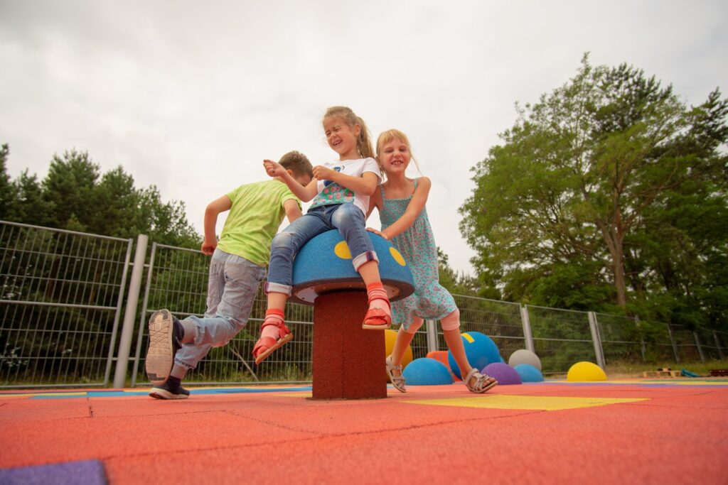 Gadajacy grzyb gra interaktywna plac zabaw