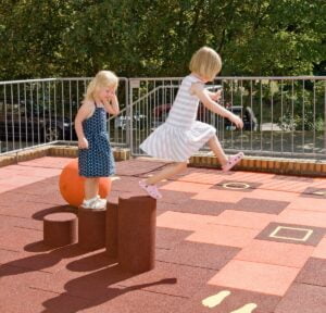 Palisady 9 steppery SBR plac zabaw